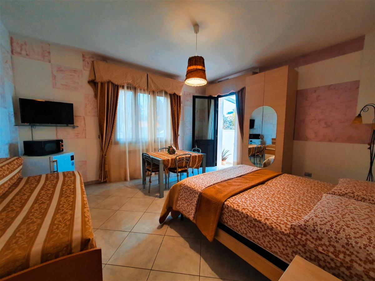 Hotel Da Casa Tiziana Porto Cesareo Exterior foto