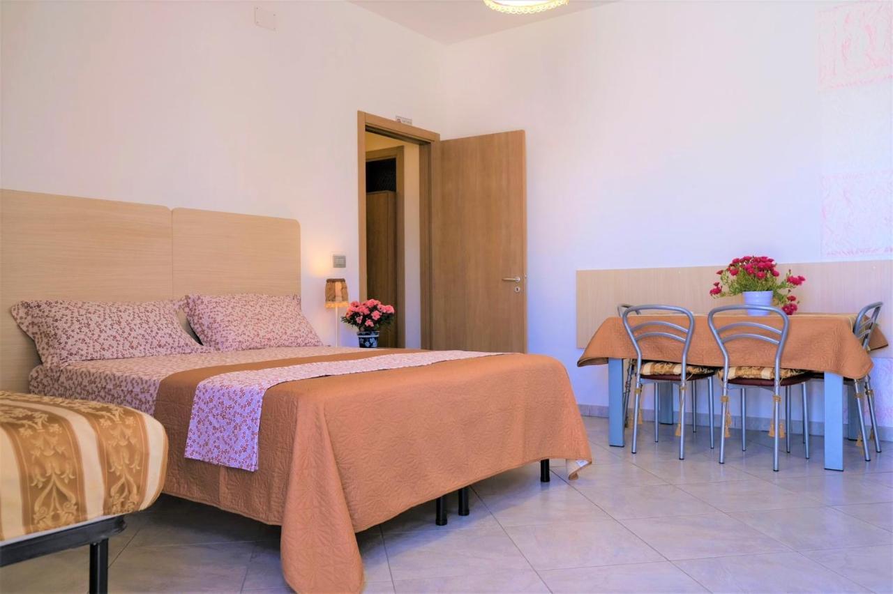 Hotel Da Casa Tiziana Porto Cesareo Exterior foto
