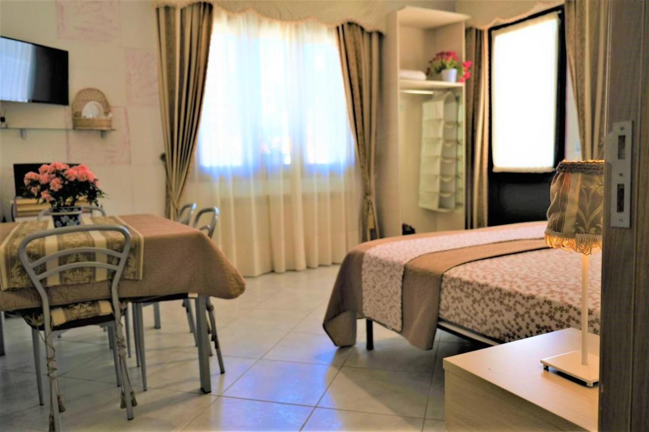 Hotel Da Casa Tiziana Porto Cesareo Exterior foto